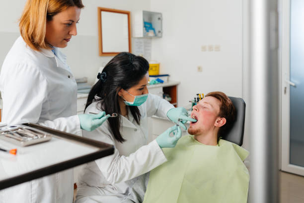 Best Emergency Tooth Extraction in Flint Hill, MO